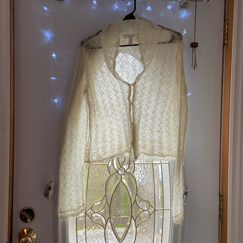 M/L VICTORIA SECRET SWEATER
